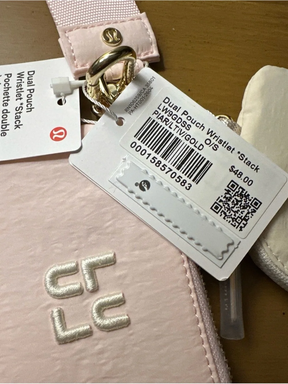 Duo pouch wristlet in Pink Pale and light ivory